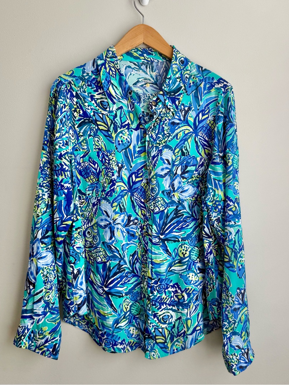 Lilly Pulitzer Sea View Rayon Button Down Large